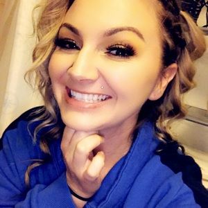 Meet your Posher, Christina